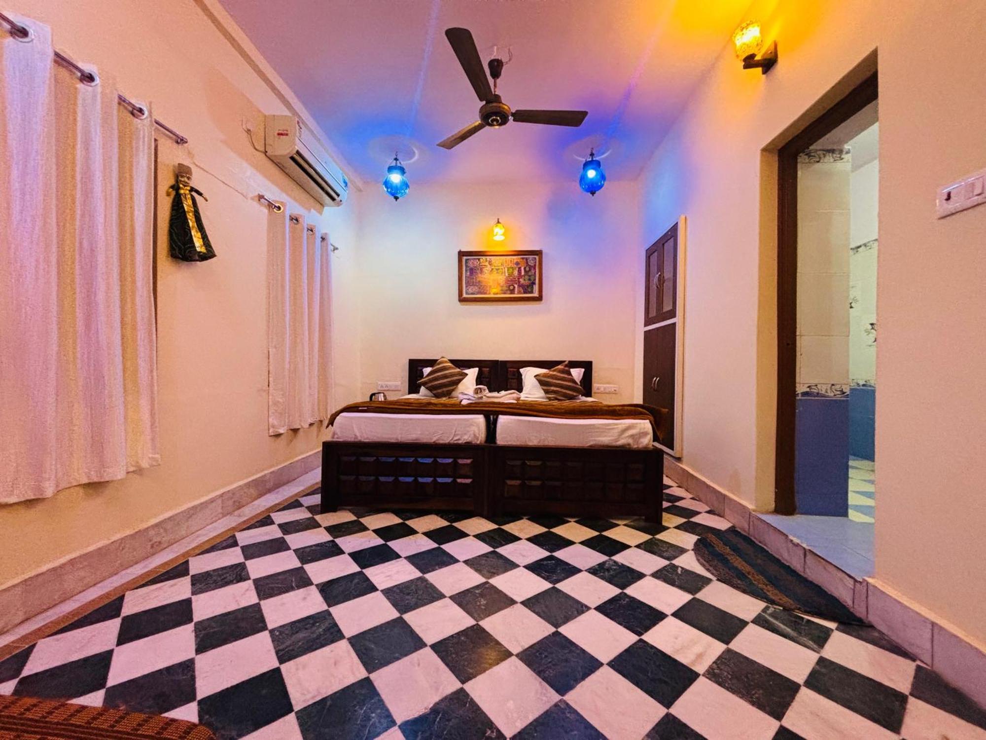Hotel Renuka Jaisalmer Ngoại thất bức ảnh