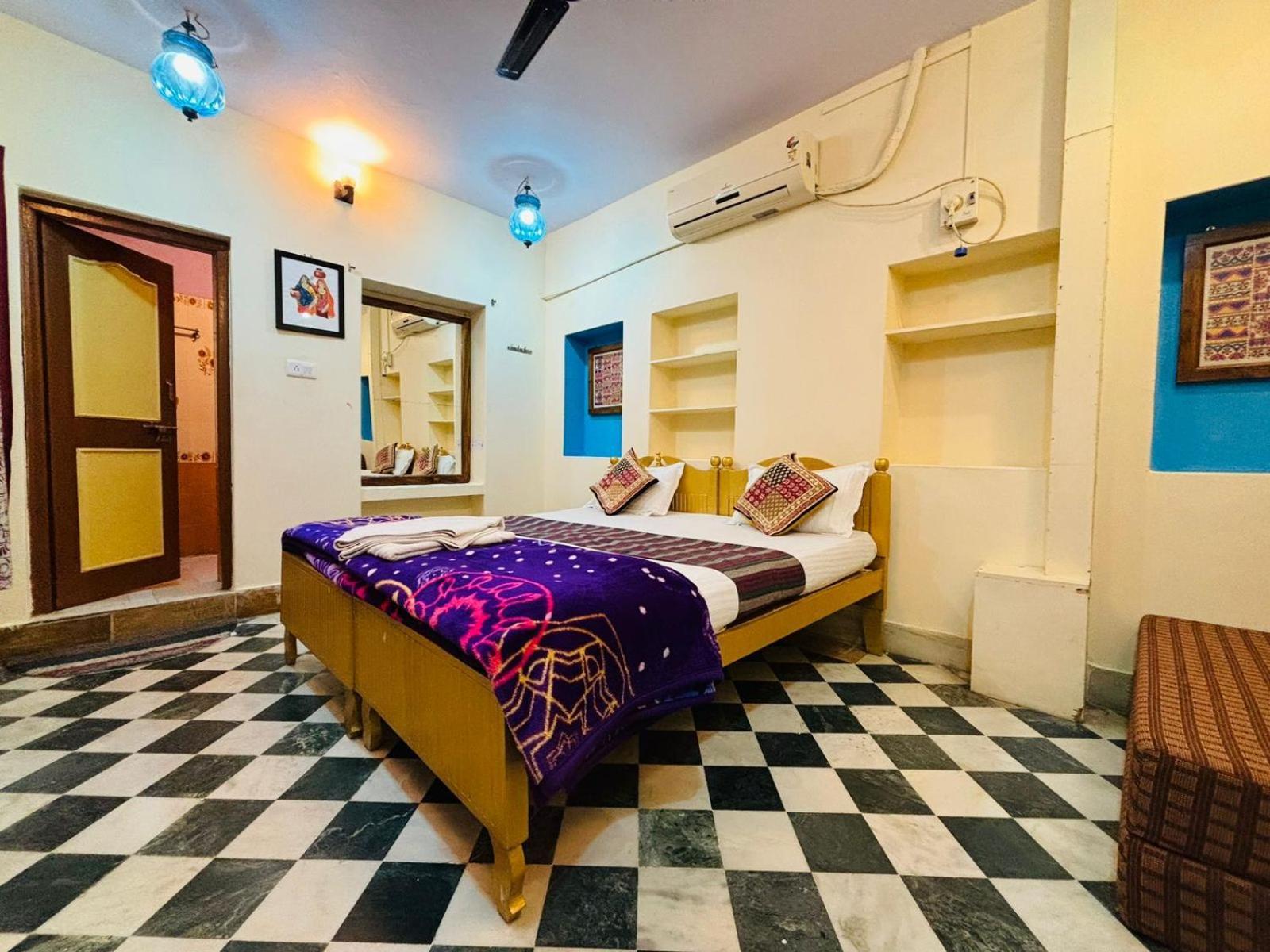 Hotel Renuka Jaisalmer Ngoại thất bức ảnh